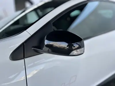 Renault Mégane Coupe 2013 - 24500 EUR, 105200 km - AUTO.MOTO.pt - 105200km - foto 7 de 25