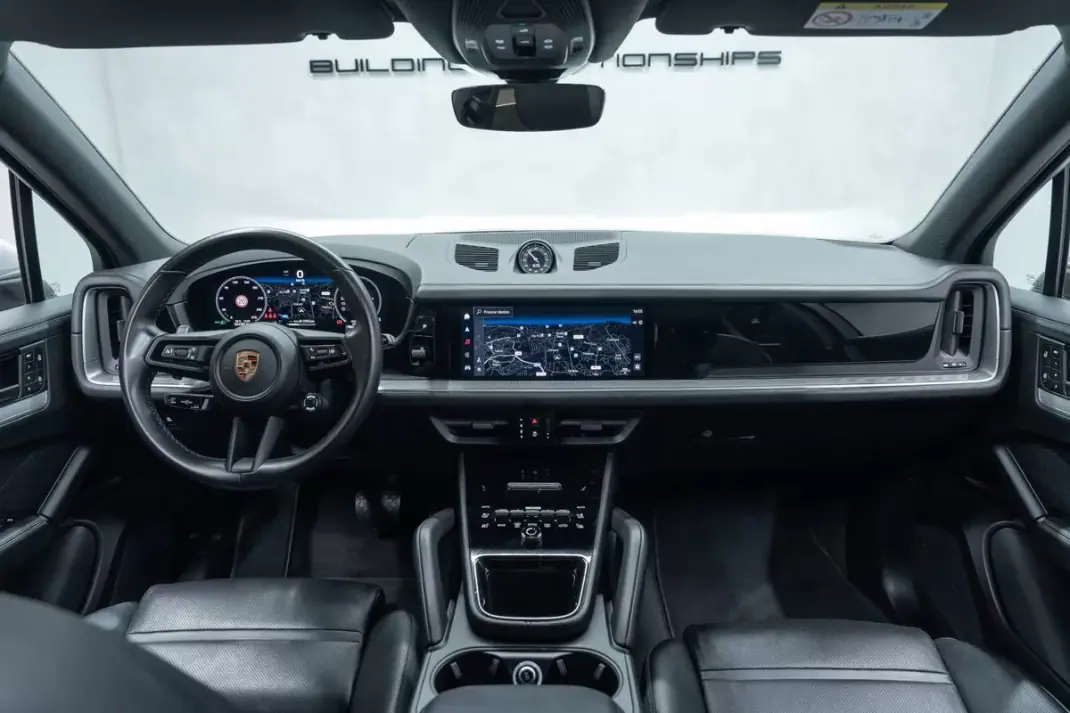 Porsche Cayenne 2024 - 97950 EUR, 32000 km - AUTO.MOTO.pt - 32000km - foto 17 de 55