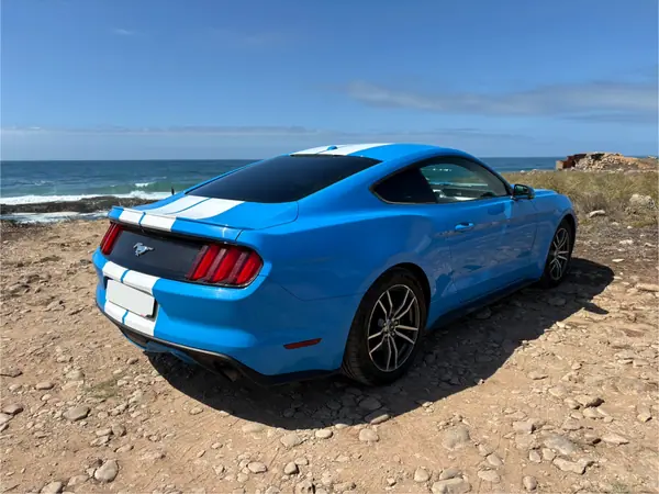 Ford Mustang 2017 - 32900 EUR, 97000 km - AUTO.MOTO.pt - 97000km - foto 3 de 12