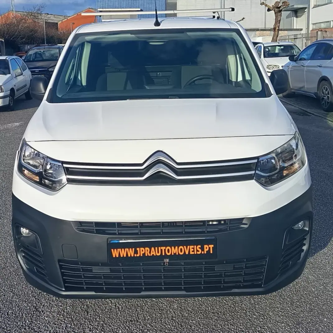 Citroën Berlingo 2019 - 11490 EUR, 48700 km - AUTO.MOTO.pt - 48700km - foto 2 de 15