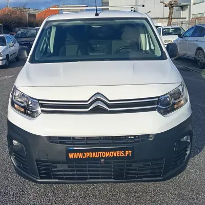 Citroën Berlingo 2019 - 11490 EUR, 48700 km - AUTO.MOTO.pt - 48700km - foto 2 de 15