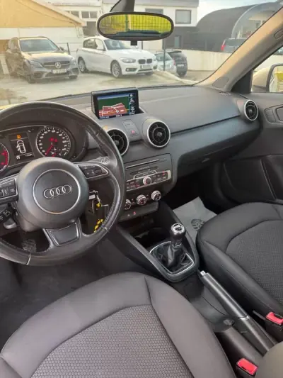 Audi A1 Sportback 2015 - 13490 EUR, 189500 km - AUTO.MOTO.pt - 189500km - foto 4 de 30