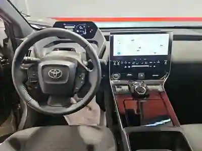 Toyota bZ4X 2024 - 17900 EUR, 7706 km - foto 5 de 6