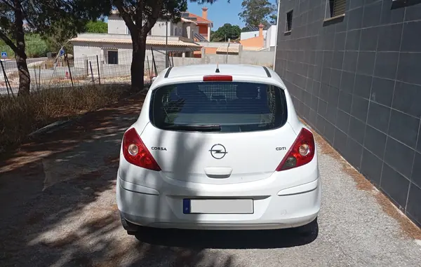 Opel Corsa 1.3 CDTI Van 2009 - 3650 EUR, 206247 km - AUTO.MOTO.pt - 206247km - foto 4 de 13