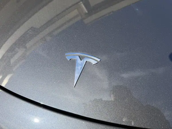 Tesla Model 3 2022 - 29900 EUR, 95000 km - AUTO.MOTO.pt - 95000km - foto 6 de 19
