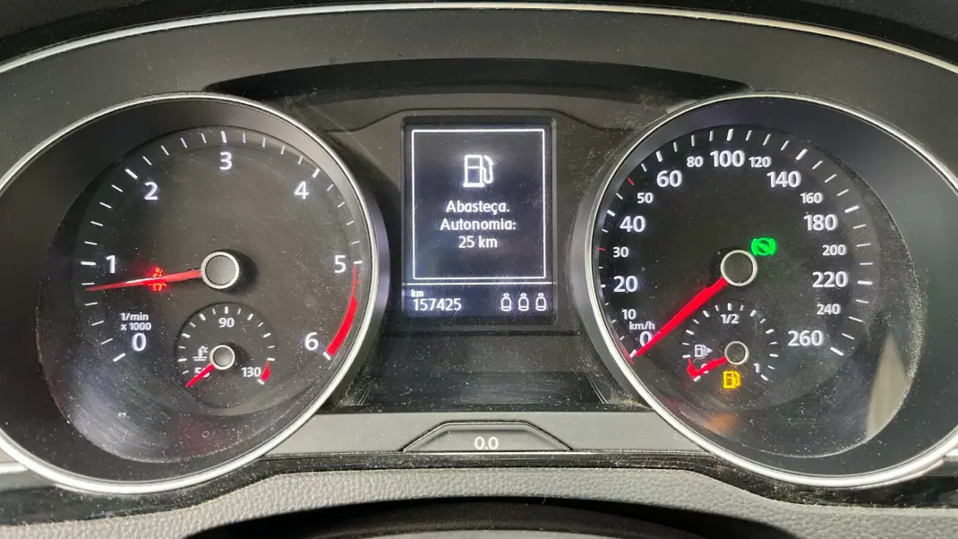 Volkswagen Passat Variant 2017 - 15999 EUR, 157121 km - AUTO.MOTO.pt - 157121km - foto 15 de 17