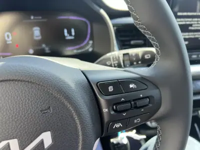 Kia Stonic 2025 - 21500 EUR, 100 km - AUTO.MOTO.pt - 100km - foto 15 de 23