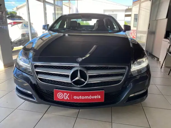 Mercedes-Benz CLS 250 2011 - 18500 EUR, 199900 km - AUTO.MOTO.pt - 199900km - foto 34 de 43