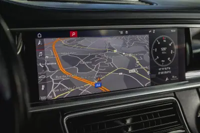 Porsche Panamera 2019 - 61900 EUR, 108300 km - 108300km - foto 24 de 46
