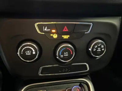 Jeep Compass 2018 - 15250 EUR, 146200 km - 146200km - foto 25 de 29