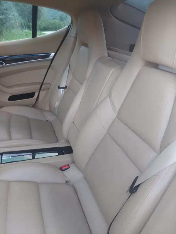 Porsche Panamera 2013 - 39800 EUR, 151533 km - AUTO.MOTO.pt - 151533km - foto 10 de 10