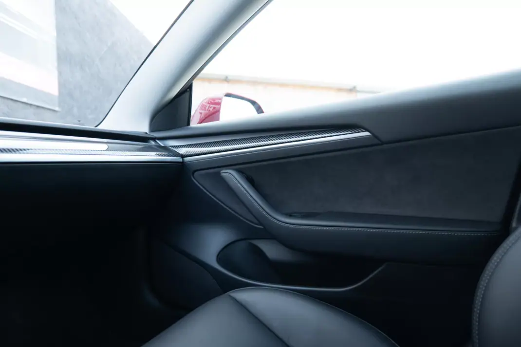 Tesla Model 3 2022 - 32900 EUR, 57000 km - AUTO.MOTO.pt - 57000km - foto 23 de 26