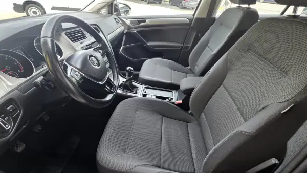 Volkswagen Golf 2015 - 14540 EUR, 135000 km - AUTO.MOTO.pt - 135000km - foto 15 de 26