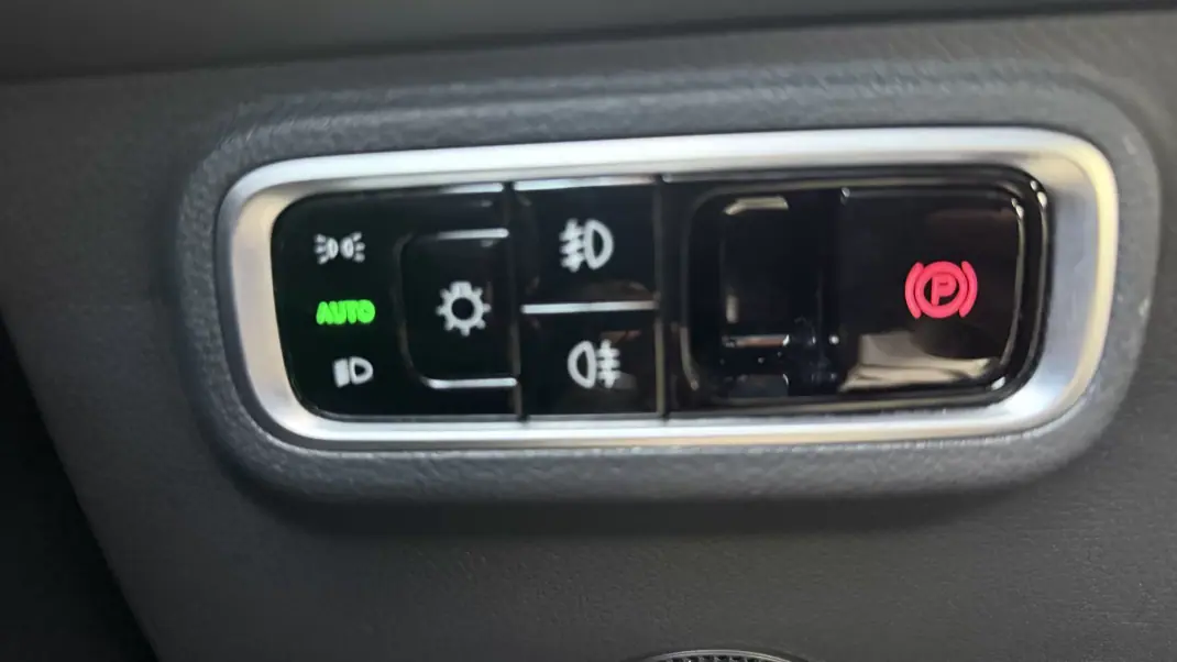 2024 - 24800 EUR, 33787 km - AUTO.MOTO.pt - 33787km - foto 33 de 33