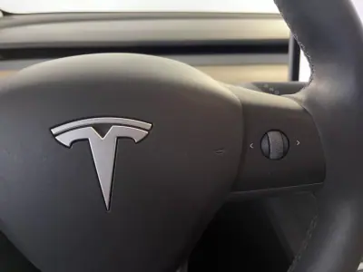 Tesla Model Y 2024 - 38500 EUR, 68000 km - AUTO.MOTO.pt - 68000km - foto 21 de 43