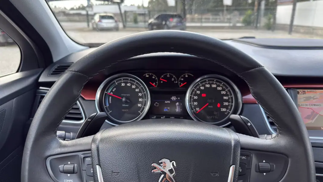 Peugeot 508 RXH 2013 - 9900 EUR, 320000 km - AUTO.MOTO.pt - 320000km - foto 24 de 54