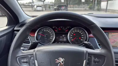 Peugeot 508 RXH 2013 - 9900 EUR, 320000 km - AUTO.MOTO.pt - 320000km - foto 24 de 54