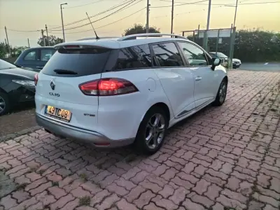 Renault Clio Sport Tourer 2017 - 14750 EUR, 159000 km - 159000km - foto 6 de 12