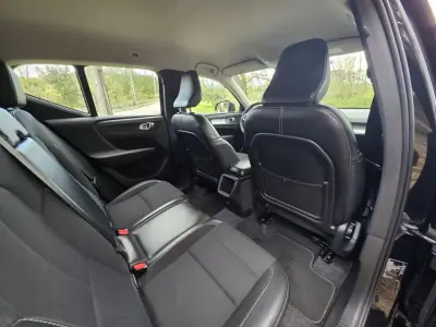 Volvo XC 40 2020 - 24500 EUR, 152300 km - AUTO.MOTO.pt - 152300km - foto 29 de 42