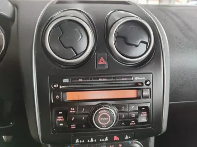 Nissan Qashqai 2010 - 6750 EUR, 250000 km - AUTO.MOTO.pt - 250000km - foto 27 de 32