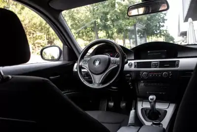 BMW 318 2009 - 8990 EUR, 251602 km - AUTO.MOTO.pt - 251602km - foto 27 de 32