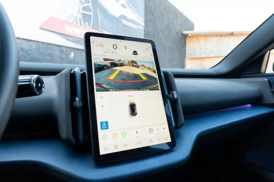 Volvo EX 30 2024 - 31900 EUR, 28000 km - AUTO.MOTO.pt - 28000km - foto 20 de 26