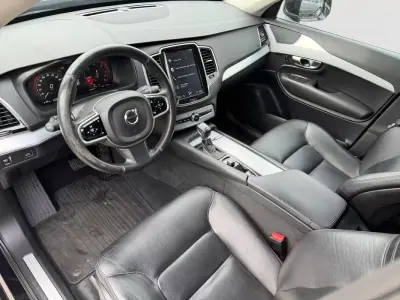 Volvo XC 90 2018 - 28990 EUR, 237257 km - AUTO.MOTO.pt - 237257km - foto 16 de 16