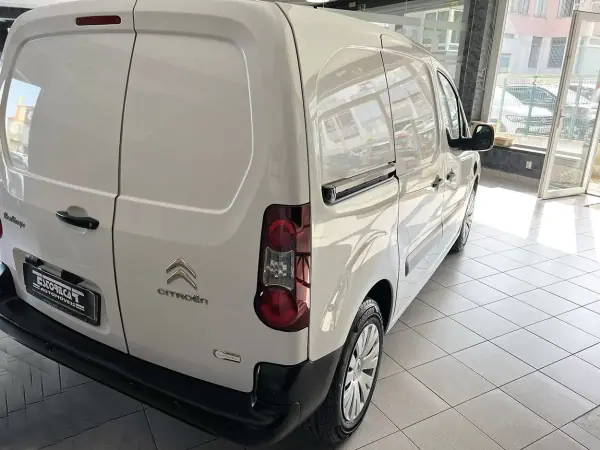 Citroën 2021 - 11600 EUR, 43371 km - AUTO.MOTO.pt - 43371km - foto 4 de 14