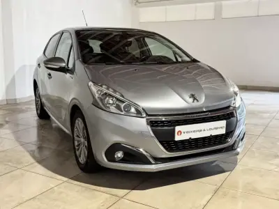 Peugeot 208 2018 - 11900 EUR, 123326 km - AUTO.MOTO.pt - 123326km - foto 3 de 25