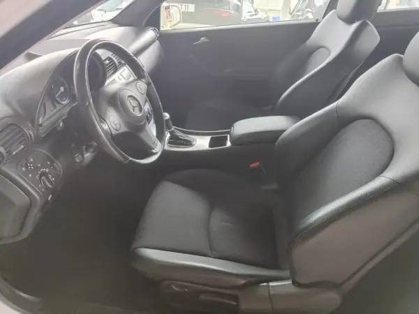 Mercedes-Benz CLC 180 2010 - 9500 EUR, 269000 km - AUTO.MOTO.pt - 269000km - foto 11 de 33