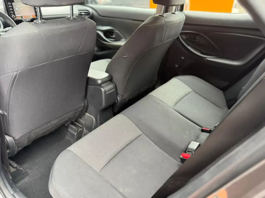 Toyota Yaris Cross 2022 - 24900 EUR, 95592 km - AUTO.MOTO.pt - 95592km - foto 15 de 16