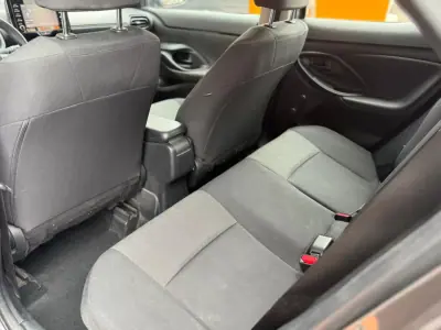 Toyota Yaris Cross 2022 - 24900 EUR, 95592 km - AUTO.MOTO.pt - 95592km - foto 15 de 16