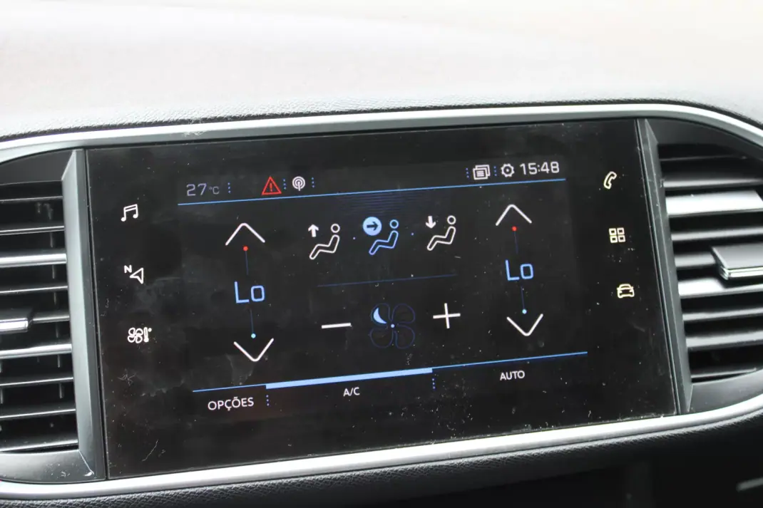 Peugeot 308 SW 2020 - 14990 EUR, 130000 km - AUTO.MOTO.pt - 130000km - foto 20 de 25