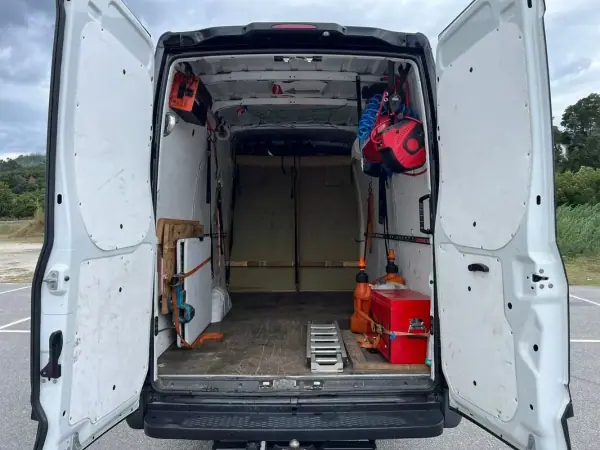 Iveco Daily 2018 - 39990 EUR, 53596 km - AUTO.MOTO.pt - 53596km - foto 20 de 22