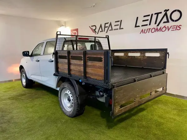 Isuzu 2023 - 32950 EUR, 32000 km - AUTO.MOTO.pt - 32000km - foto 3 de 26