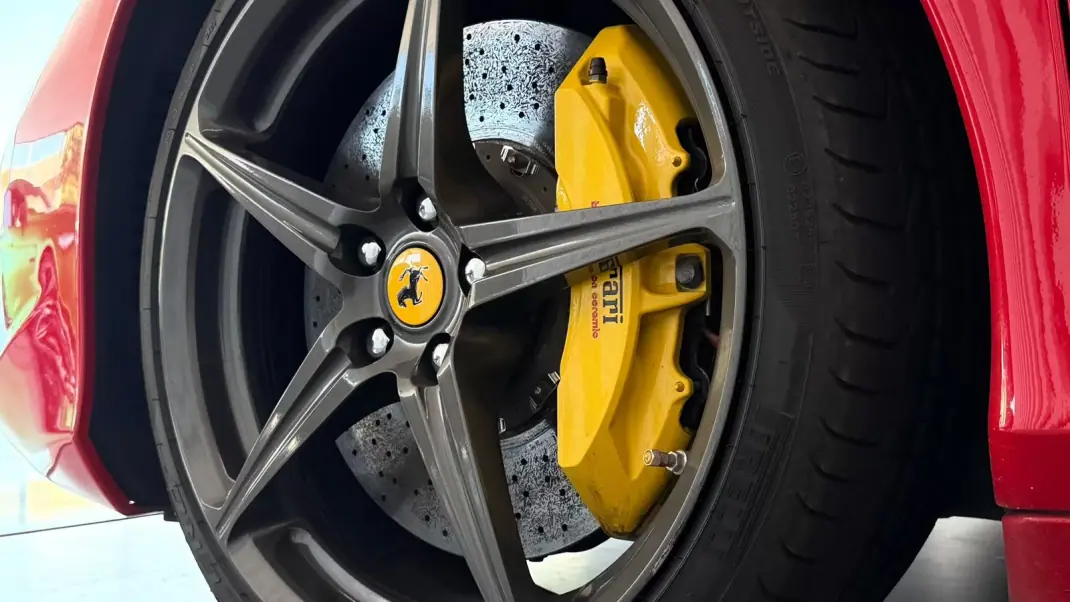 Ferrari 458 Italia 2012 - 214999 EUR, 93159 km - 93159km - foto 12 de 25