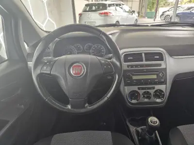 Fiat Grande Punto 2010 - 6000 EUR, 161462 km - AUTO.MOTO.pt - 161462km - foto 30 de 35