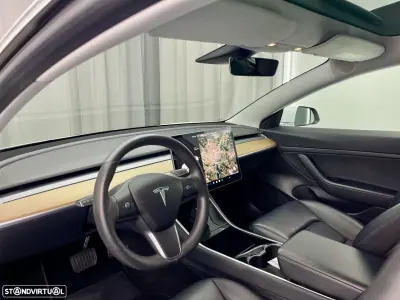 Tesla Model 3 2019 - 19750 EUR, 171400 km - 171400km - foto 17 de 20