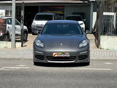 Porsche Panamera 2015 - 39900 EUR, 124815 km - AUTO.MOTO.pt - 124815km - foto 12 de 41