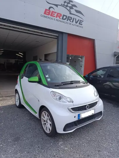 Smart Fortwo Cabrio 2015 - 8990 EUR, 75000 km - AUTO.MOTO.pt - 75000km - foto 4 de 9