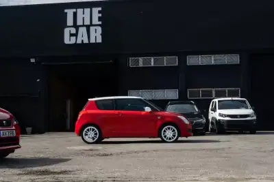 Suzuki Swift 2010 - 3999 EUR, 260000 km - AUTO.MOTO.pt - 260000km - foto 3 de 16