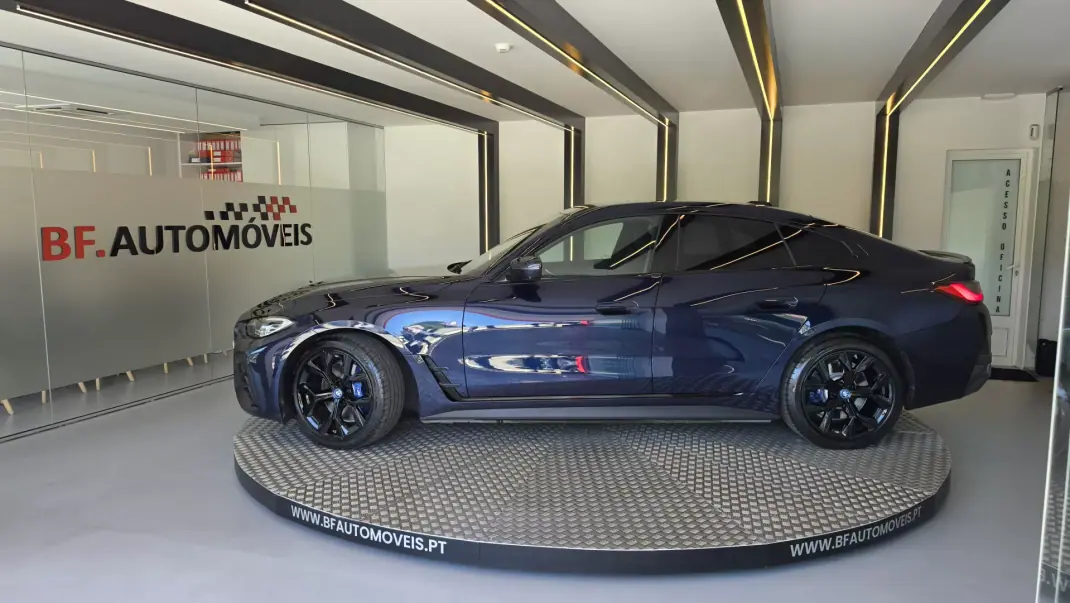 BMW i4 2023 - 38900 EUR, 51175 km - AUTO.MOTO.pt - 51175km - foto 14 de 62