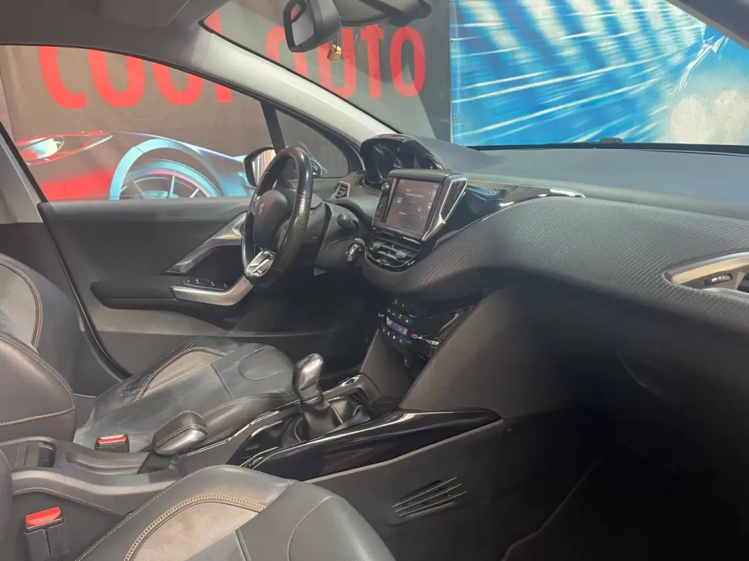 Peugeot 2008 2015 - 8500 EUR, 166000 km - AUTO.MOTO.pt - 166000km - foto 28 de 44