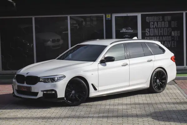 BMW 520 2018 - 29990 EUR, 144060 km - AUTO.MOTO.pt - 144060km - foto 9 de 41