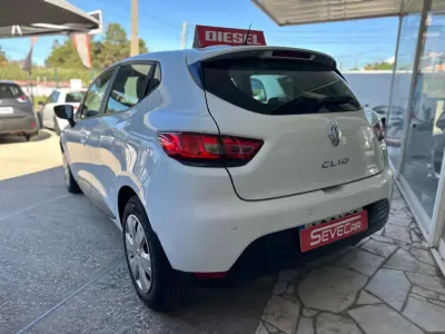Renault Clio 2016 — foto 5 de 6