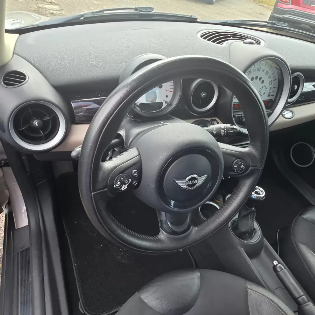 MINI 3 Portas 2012 - 9990 EUR, 277015 km - AUTO.MOTO.pt - 277015km - foto 7 de 9