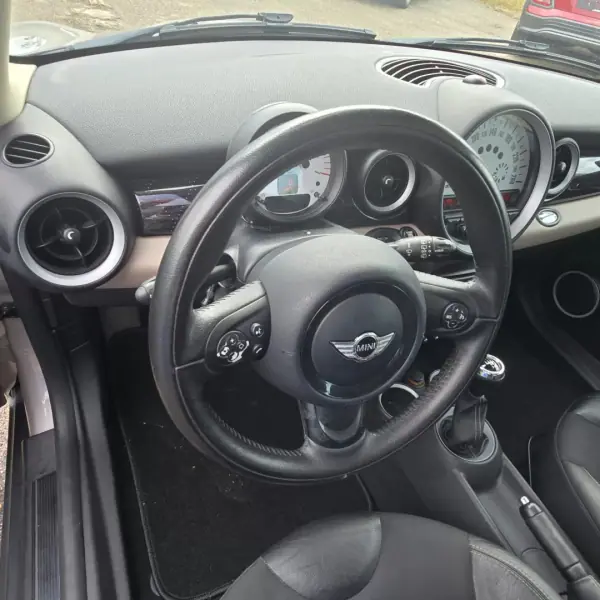 MINI 3 Portas 2012 - 9990 EUR, 277015 km - AUTO.MOTO.pt - 277015km - foto 7 de 9