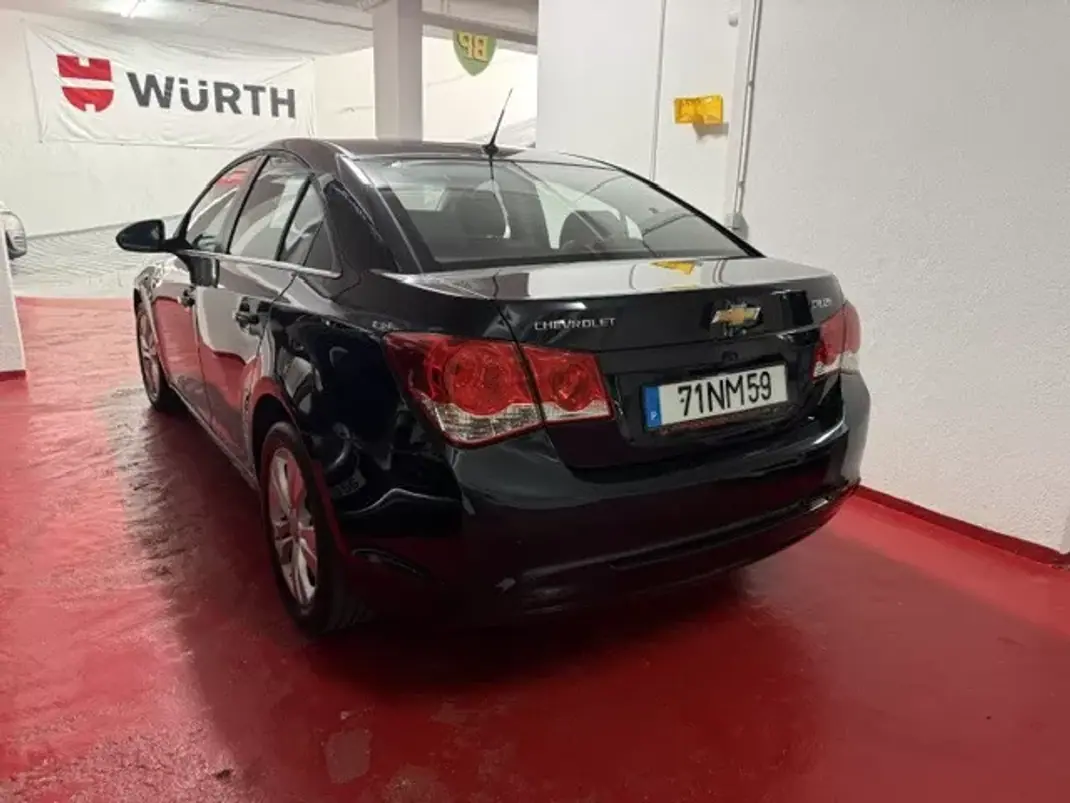 Chevrolet Cruze 2013 - 6800 EUR, 166000 km - AUTO.MOTO.pt - 166000km - foto 5 de 31