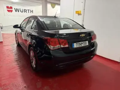 Chevrolet Cruze 2013 - 6800 EUR, 166000 km - AUTO.MOTO.pt - 166000km - foto 5 de 31