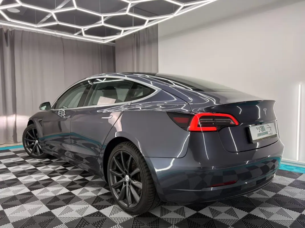 Tesla Model 3 2019 - 24500 EUR, 118000 km - AUTO.MOTO.pt - 118000km - foto 5 de 19